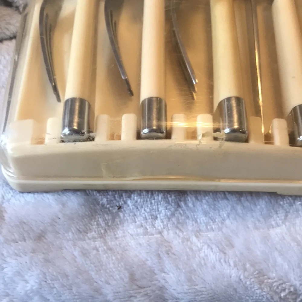 Carvel Hall Fine Cutlery by Briddell